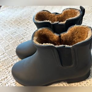 Chooka Rain Boots Delridge Chelsea Black Faux Fur Lined Waterproof  Size 8